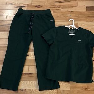 *Retired British Racing Green set Figs